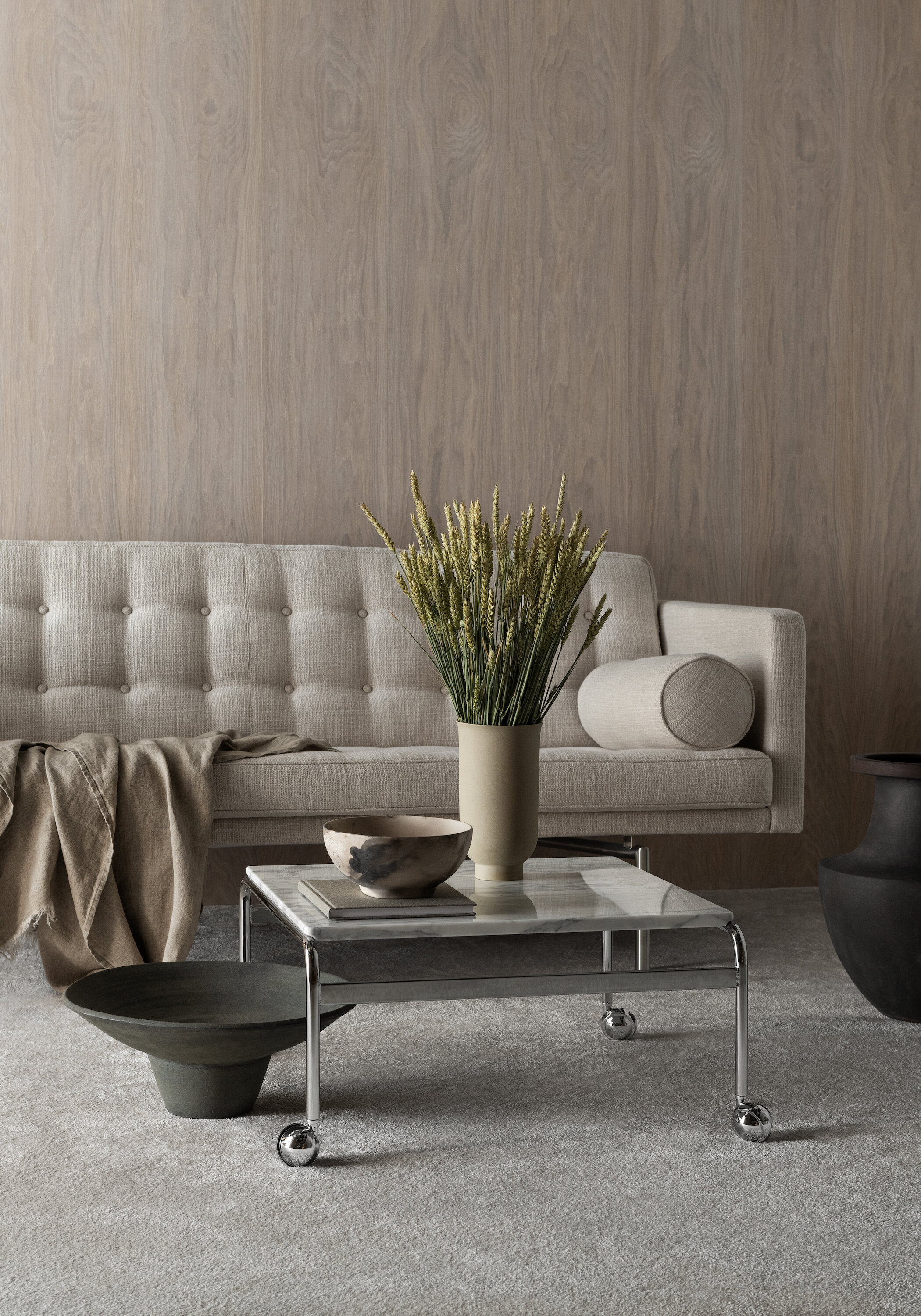 Karin 桌，细花大理石白 