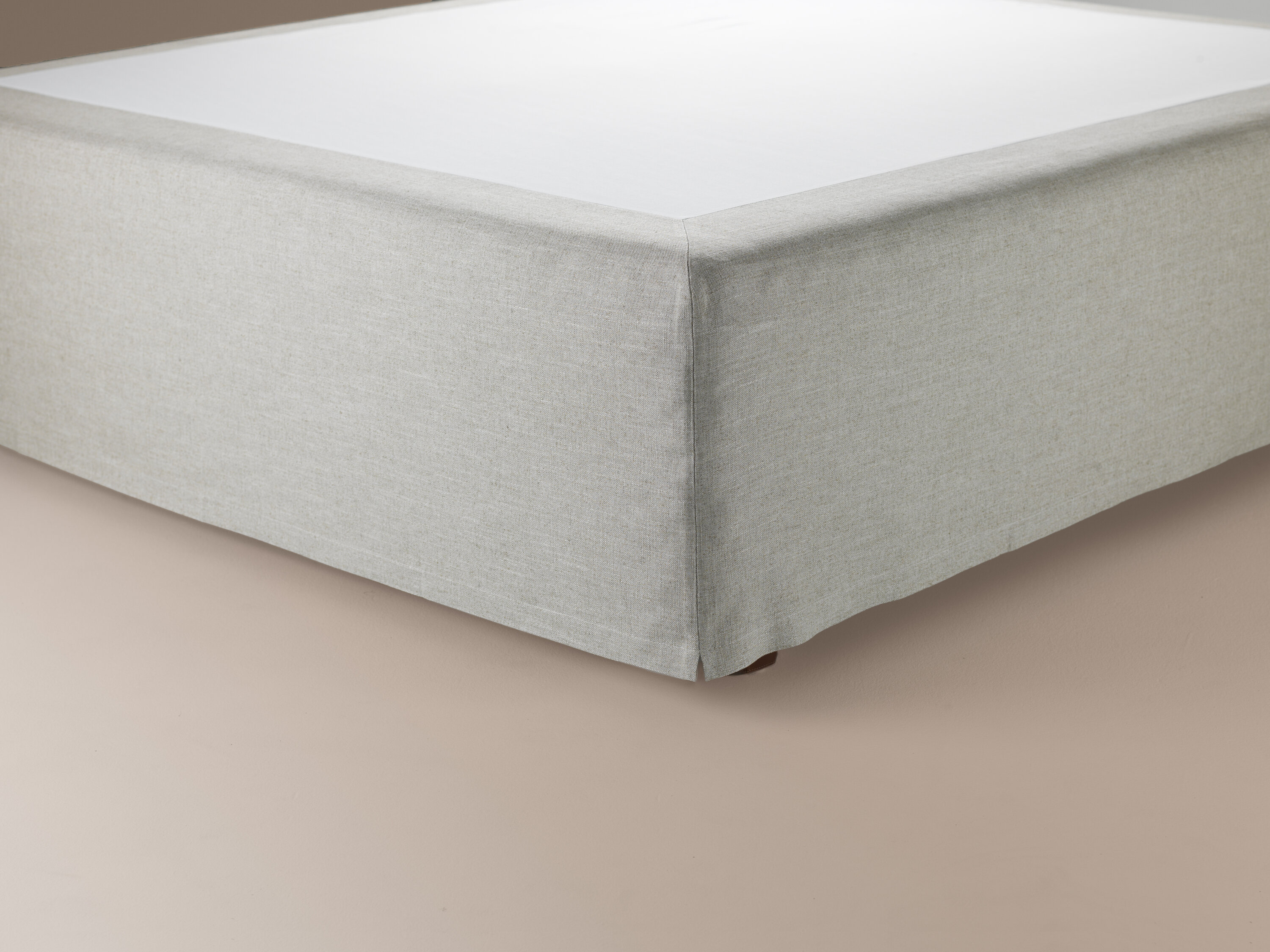 Mathilda 床裙，ruskin 10 quill